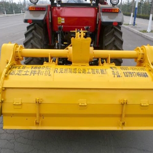 雙傳動(dòng)兩排鏈條拌和機(jī)(偏小型)