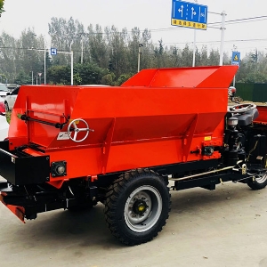 三輪撒糞車(chē)