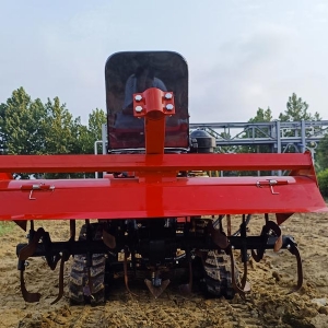 25 馬力旱地履帶式旋耕機